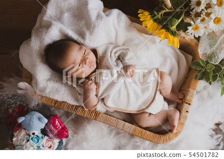 剛出生的嬰兒 54501782
