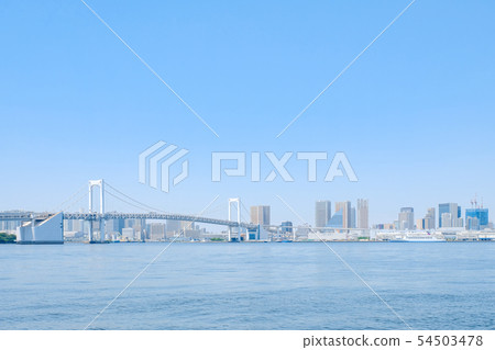 從Toyosu-Gururi公園看見的彩虹橋 從Toyosu-Gururi公園看見的彩虹橋 54503478