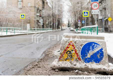 snow-swept road sign, road repair snow-swept road sign, road repair 54505079