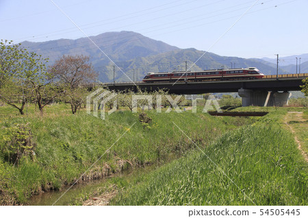 Nagano Electric Railway 1000 series 54505445