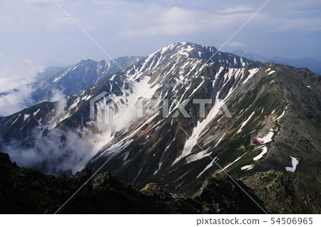 南阿爾卑斯山脈Shiramine Miyama帳篷縱向視圖從Mt. Kitadake山頂 南阿爾卑斯山脈Shiramine Miyama帳篷縱向視圖從Mt. Kitadake山頂 54506965