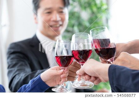 Party toast 54508077