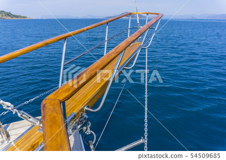 Luxury yacht tackle during the ocean voyage Luxury yacht tackle during the ocean voyage 54509685