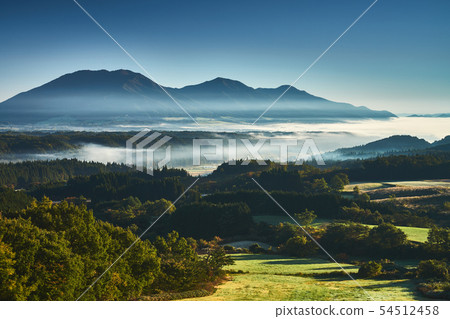 Ulsan Triza above the clouds 54512458