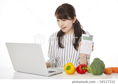 Lady housewife 54517152