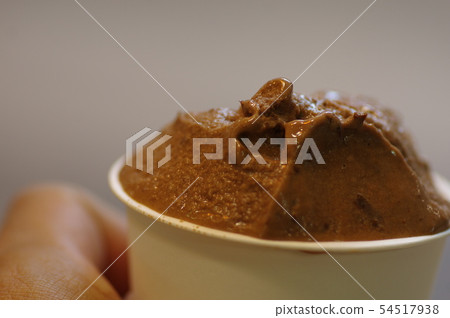 Melting gelato 54517938