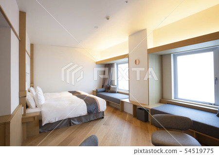 Simple, clean room 54519775