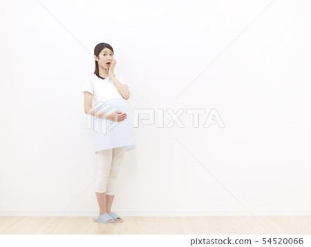 Female pregnant woman 54520066