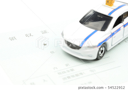 Taxi and receipt 54522912