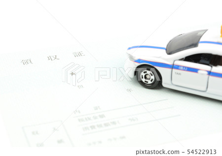 Taxi and receipt 54522913