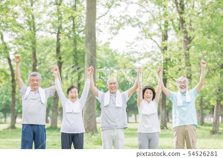 Active senior image 54526281