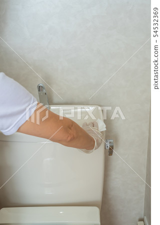 Cleaning the toilet Cleaning the toilet 54532369