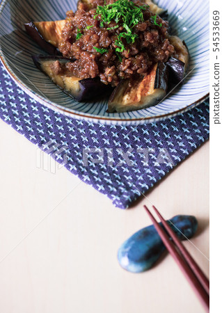 Grilled gyoza with meat and miso paste 54533669