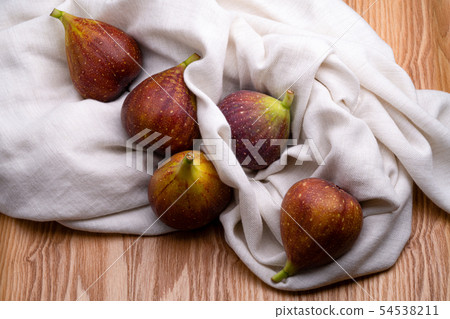 Fig black background Fig black background 54538211