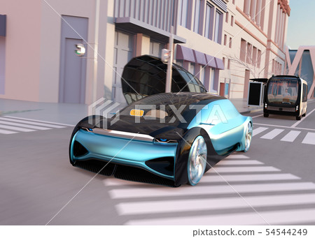 通過交叉口的自動駕駛轎車和微型公共汽車。乘坐共享服務理念 通過交叉口的自動駕駛轎車和微型公共汽車。乘坐共享服務理念 54544249
