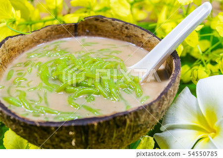 traditional thai dessert (Lot Chong) 54550785