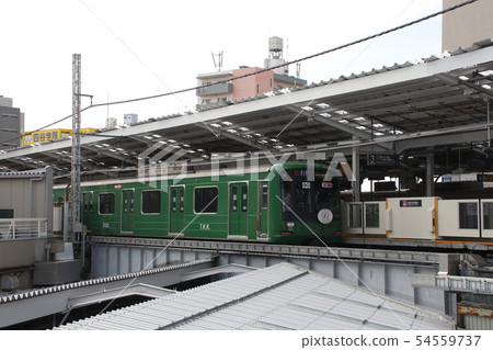 Toyoko Line Series 5050 (Blue Frog) leaving Jiyugaoka Station 54559737