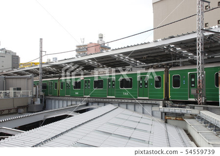 Toyoko Line Series 5050 (Blue Frog) leaving Jiyugaoka Station Toyoko Line Series 5050 (Blue Frog) leaving Jiyugaoka Station 54559739