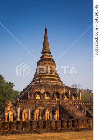 Wat Chang Lom at Si satchanalai historical 54560548