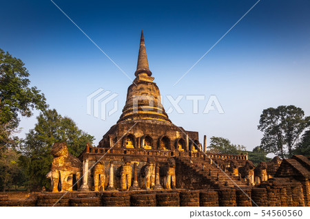 Wat Chang Lom at Si satchanalai historical Wat Chang Lom at Si satchanalai historical 54560560