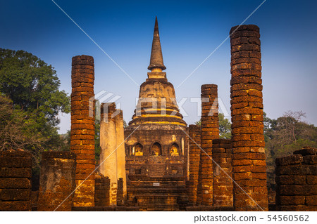 Wat Chang Lom at Si satchanalai historical Wat Chang Lom at Si satchanalai historical 54560562
