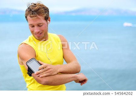 Running training music on smartphone app - runner 54564202