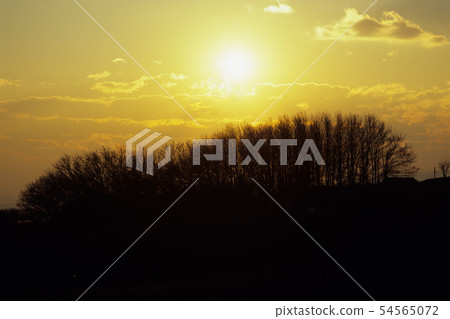在黃昏的村莊風景 在黃昏的村莊風景 54565072