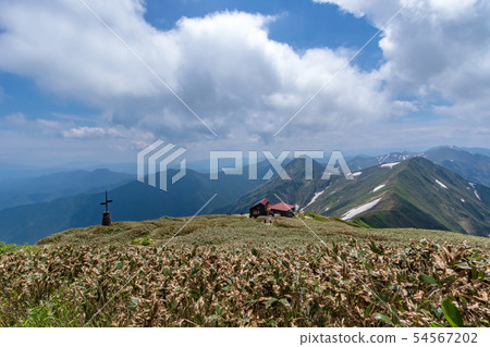 Tanigawadake shoulder hut and Joetsu border Tanigawadake shoulder hut and Joetsu border 54567202