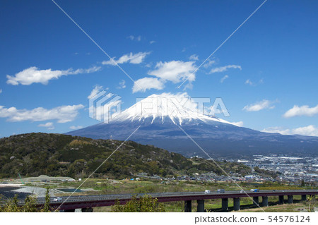 從藤川服務區看到的富士山 從藤川服務區看到的富士山 54576124