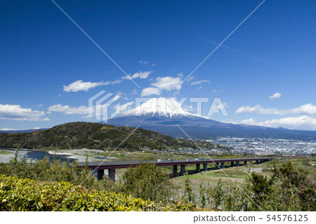 Fuji seen from the Fujikawa service area Fuji seen from the Fujikawa service area 54576125