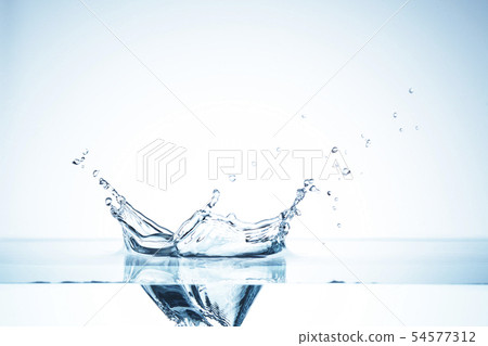 Water surface underwater cross section Water surface underwater cross section 54577312