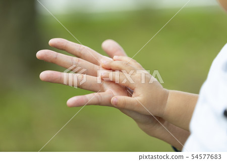 母親和孩子的手 母親和孩子的手 54577683