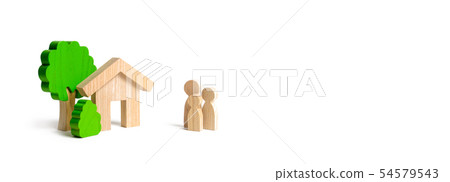 Figures of the family and house  54579543