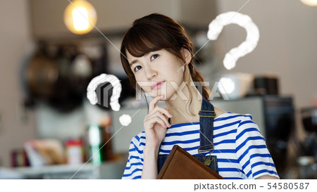 The clerk who thinks 54580587