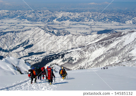 Go down winter mountain 54585132