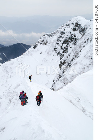 People who go to snow 54587630