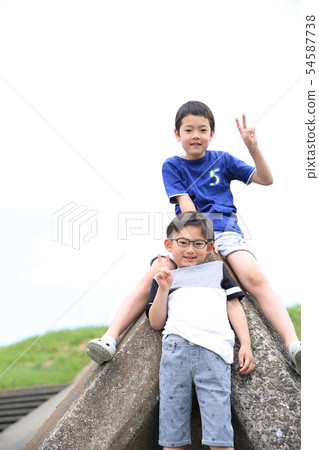 Energetic children 54587738