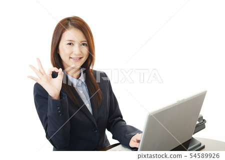 微笑的女商人 54589926