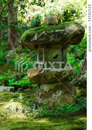 Sansen-in Ariyoen Garden Stone lanterns Sansen-in Ariyoen Garden Stone lanterns 54592528