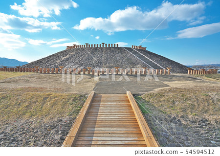 [Miyoshi Ishizuka Tumulus] Miyoshi, Koryo-cho, Kitakatsuragi-gun, Nara Prefecture 54594512