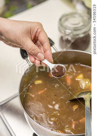 [Curry making] 54596319