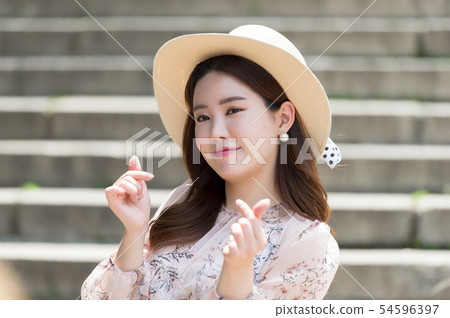 The look of a beautiful Korean woman, a park walk The look of a beautiful Korean woman, a park walk 54596397