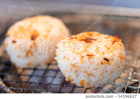 烤飯糰·烤飯糰·烤飯糰_bbq·燒烤·燒烤·7環·木炭·Bincho木炭·鮭魚 54596637
