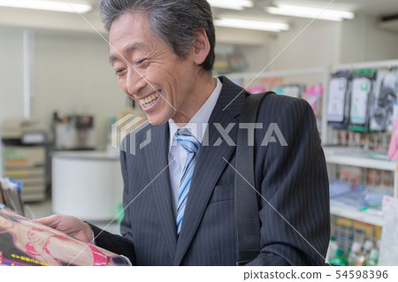 Convenience Store, company employee, office worker 54598396