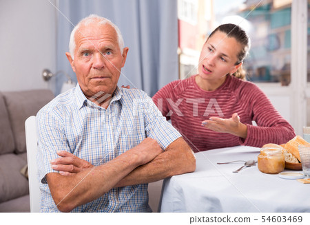 Adult daughter apologizes to father after quarrel Adult daughter apologizes to father after quarrel 54603469