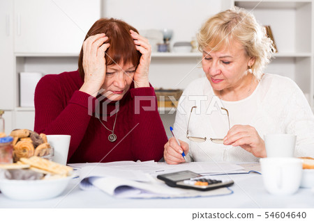 serious mature females with communal payments 54604640