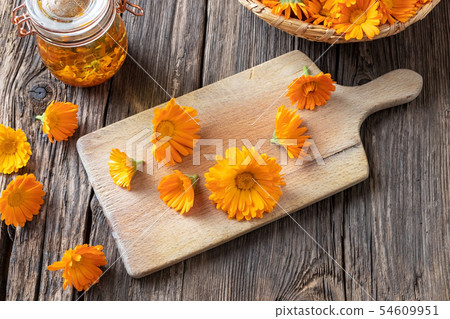 Preparation of herbal tincture Preparation of herbal tincture 54609951