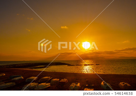 Sunset on the Yano coast 54614638