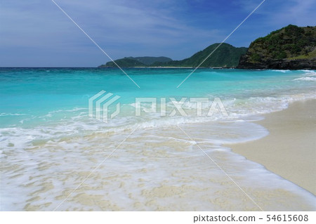 沖繩美麗的海灘（夏季） 54615608