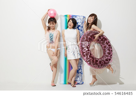 Summer resort summer girl model portrait Summer resort summer girl model portrait 54616485